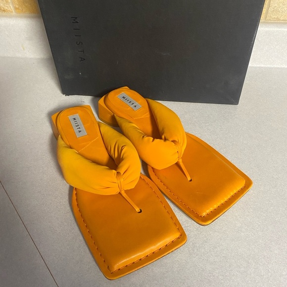 Miista
Women's Anais Reflective Sandals Yellow Orange‎ 6.5/37 - Picture 4 of 8